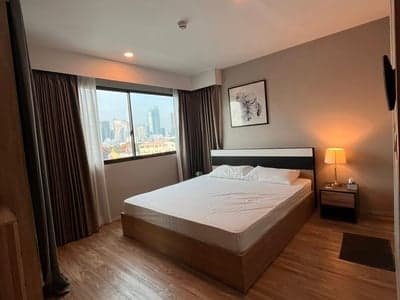 Blossom Condo @ Sathorn-Charoenrat — Fully Furnished City Living | Near BTS Surasak photo 2