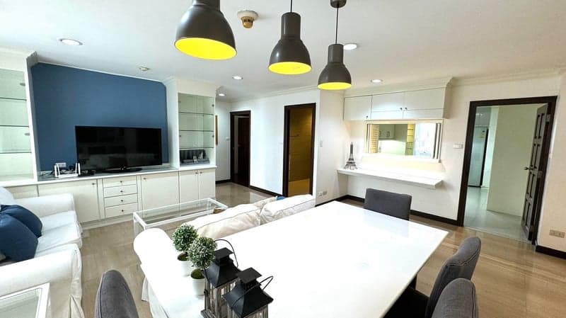 Richmond Palace — Spacious Family Unit | Prime Sukhumvit 43 | Near BTS photo 2