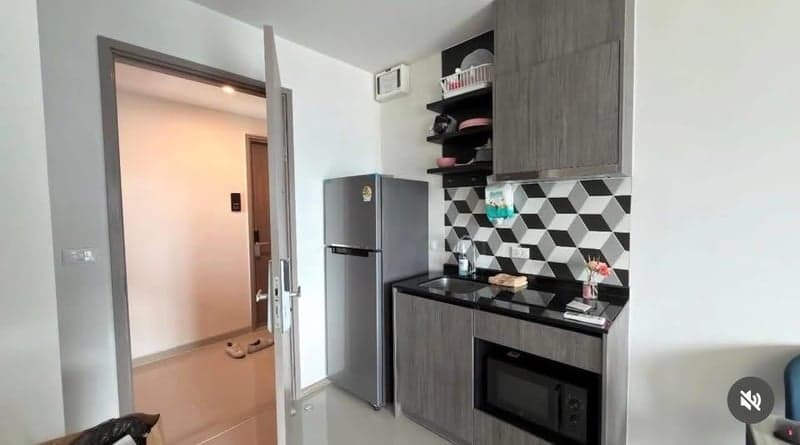 The Base Phetchaburi-Thonglor — High Floor Corner Unit | City View | Near MRT & BTS photo 3