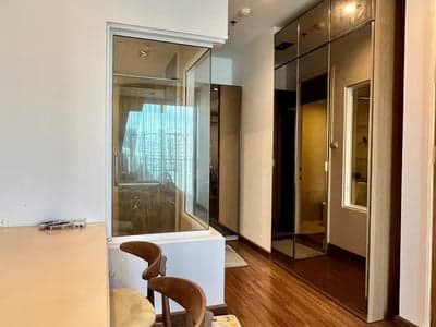 Supalai Premier @ Asoke — High Floor Pool View | Prime CBD Location photo 2