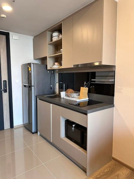 Oka Haus Sukhumvit 36 — Newly Renovated 29th Floor with Bathtub | North View | 5 Mins to BTS Thong Lo photo 2