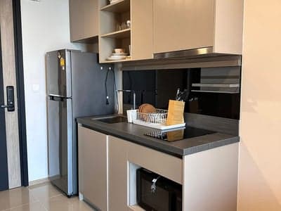 Oka Haus Sukhumvit 36 — Newly Renovated 29th Floor with Bathtub | North View | 5 Mins to BTS Thong Lo photo 2