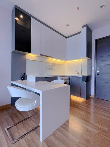 Ivy Ampio Ratchada — High Floor Unblocked View | Walk-in Closet | MRT Cultural Centre photo 3