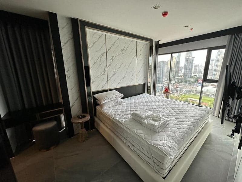 Life Asoke Hype — High Floor City View | Near BTS & ARL | Prime CBD photo 2