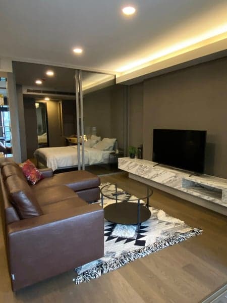 Siamese Exclusive Queens — Park View Luxury Living | Next to MRT photo 3