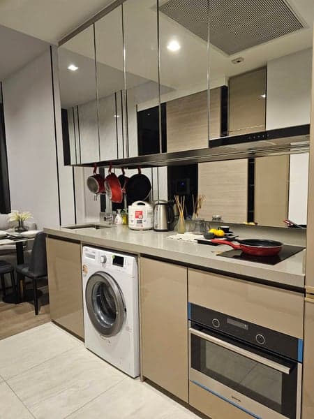 The Crest Park Residences — Luxury 35th Floor City View | 3m High Ceilings | Direct Access to Ha Yaek Lat Phrao Interchange photo 2