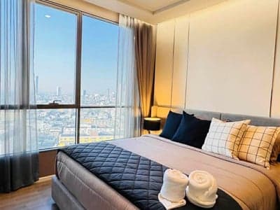 Sathorn Corner Unit — High Floor River View | Quiet Luxury Living photo 2