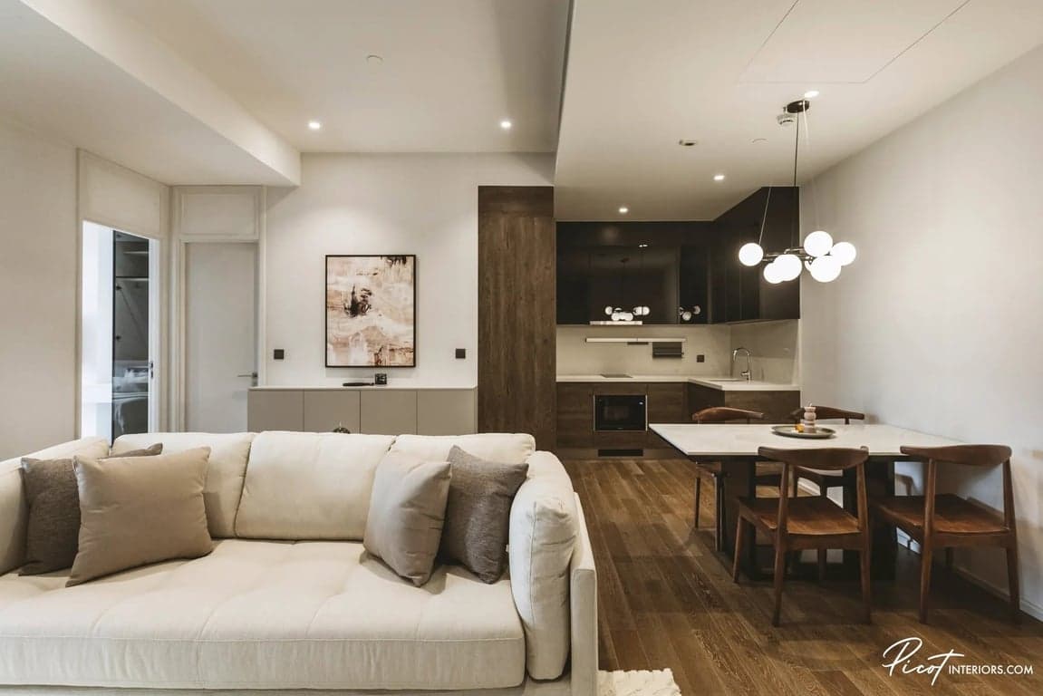 MUNIQ Langsuan — Pet-Friendly Flexible Home | Near Lumpini Park