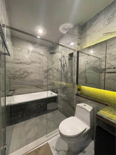 LAVIQ Sukhumvit 57 — Rare High Floor Unit | Unblocked Thonglor View photo 2