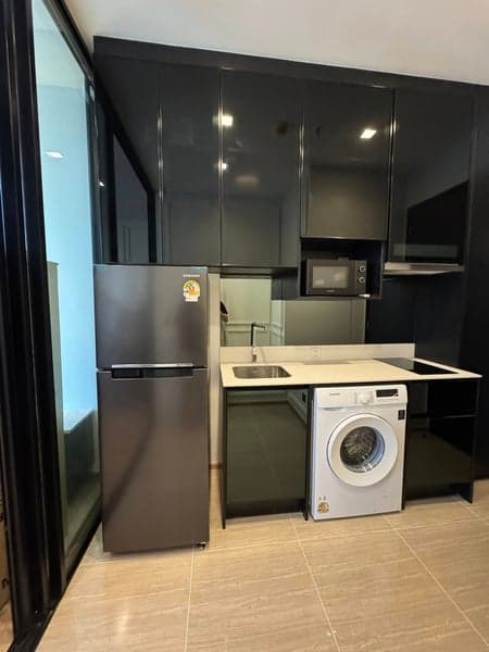 Ari Condo — High Floor Smart Home Unit | Steps to BTS Ari photo 4