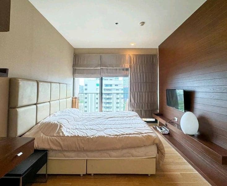 Noble Refine Sukhumvit 26 — Unblocked City View | Near BTS Phrom Phong photo 3