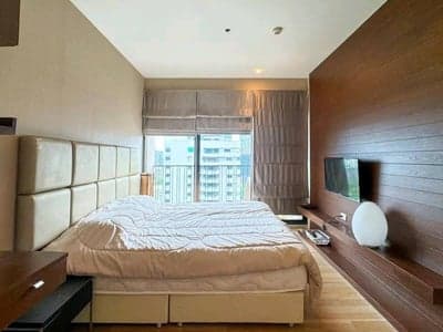 Noble Refine Sukhumvit 26 — Unblocked City View | Near BTS Phrom Phong photo 3