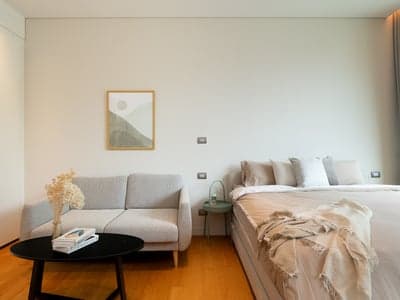 Sindhorn Residence — Luxury Studio Near Lumpini Park | BTS Chidlom photo 2