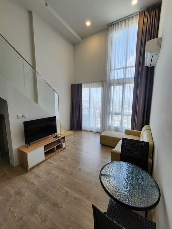 The Tree Pattanakarn-Ekkamai — High Floor Duplex Loft | Near ARL