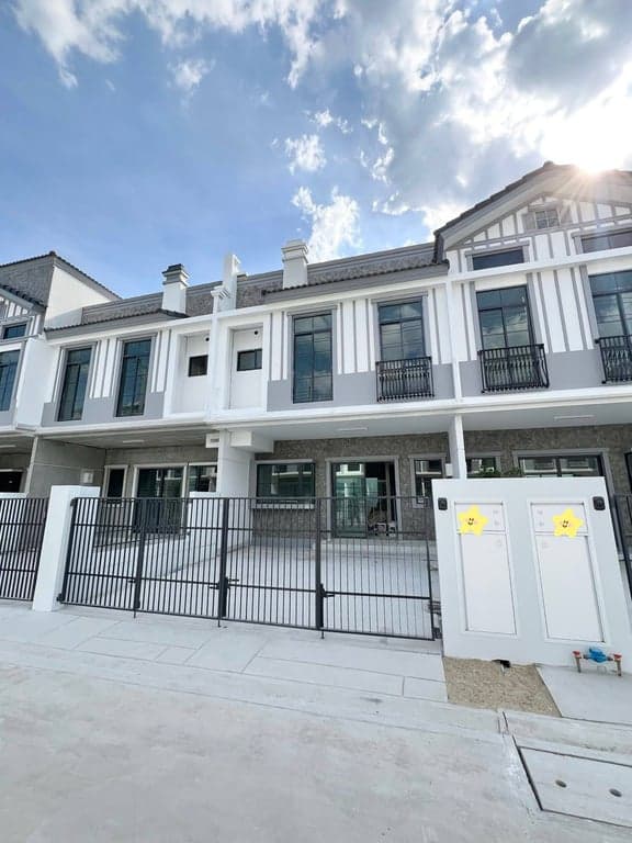 Villaggio 3 Srinakarin–Bangna — Pet-Friendly Family Home | Near Mega Bangna