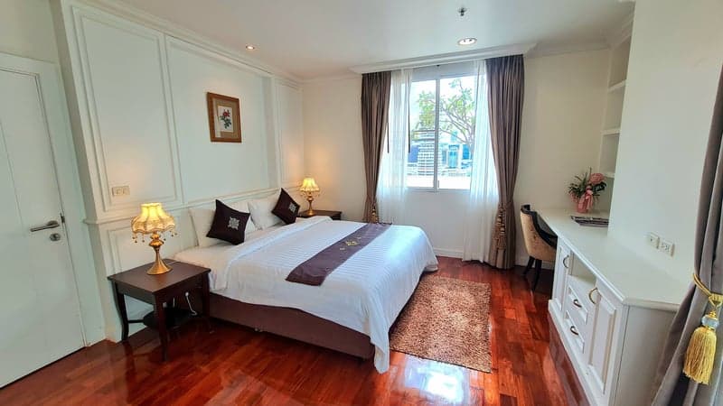 Piyathip Place — Ultra-Luxury 4BR Duplex Penthouse | 572 SQ.M. | Pet Friendly | Private Jacuzzi & Fireplace photo 4