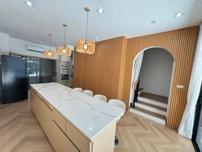 Baan Klang Muang Rama 9-Krungthepkreetha — Fully Furnished Townhome | Prime Rama 9 photo 3