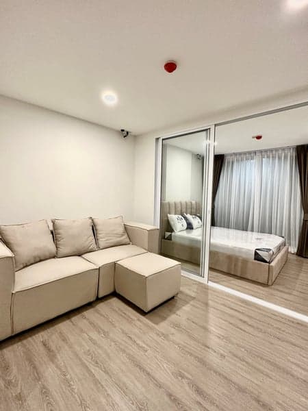 Chateau In Town Ratchayothin — Tenant-Income Unit | Fully Furnished | Near BTS photo 3